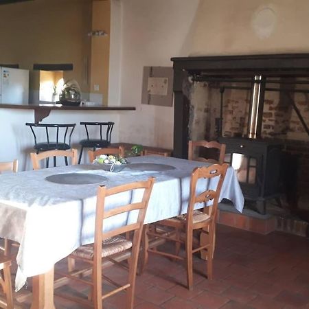 Gite A La Ferme, Avec Animaux, Fromages Et Nature Neuville-les-Decize Екстериор снимка